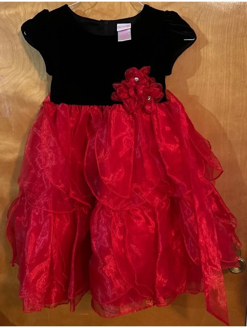 Nannette girl black and red dress size 6x